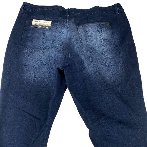 Royalty Skinny Jeans Women's Size 22W Dark Blue Leopard Print Cotton Mid Rise - Picture 13 of 14